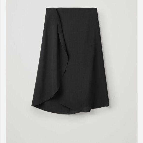 COS Mid-Length Overlapping Skirt in black - Picture 3 of 14